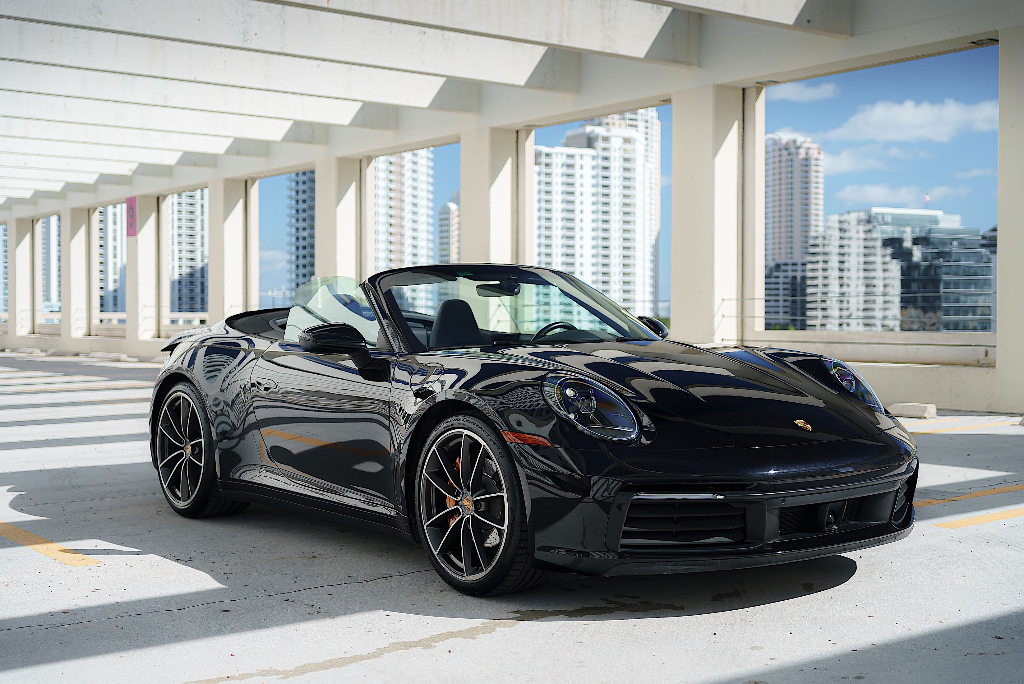 Porsche 911 Carrera - Image 1